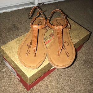 American rag sandals